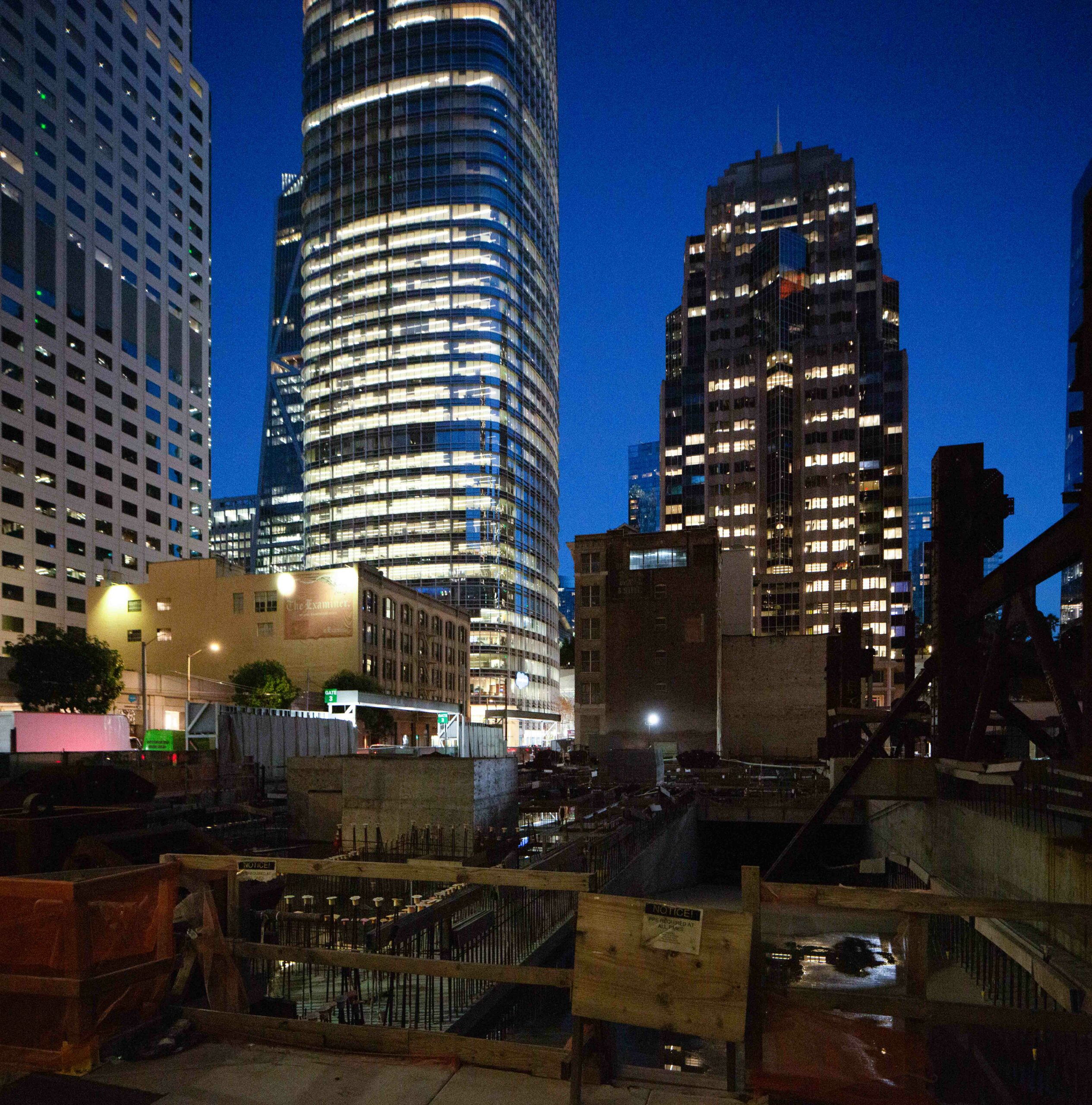 Oceanwide Center with Salesforce Tower in the background, image by Andrew Campbell Nelson