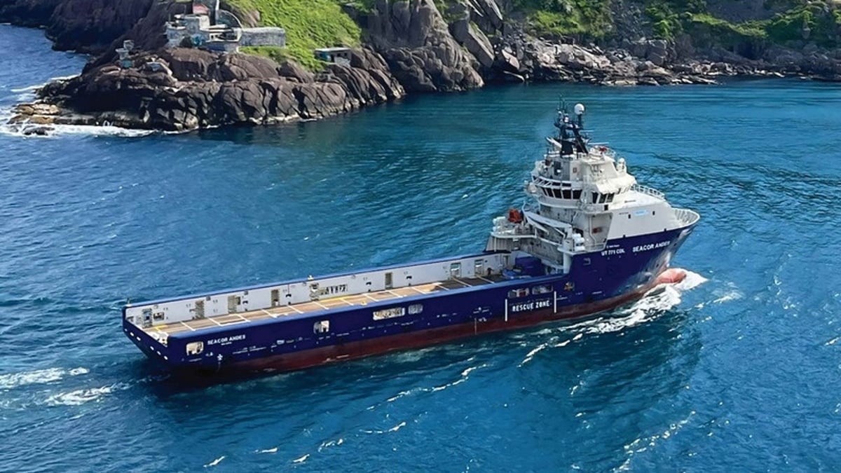 Seacor Marine completes debt refinancing and orders new ships