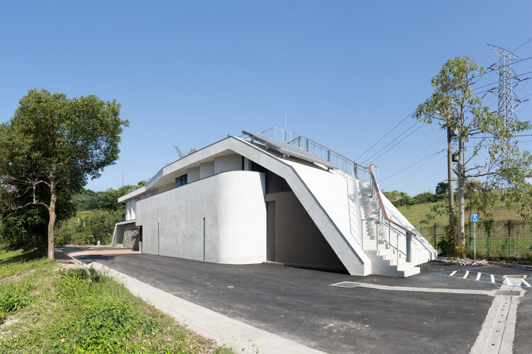 Hushan Reservoir Environmental Education Center / KDS Architects - Image 2 of 37