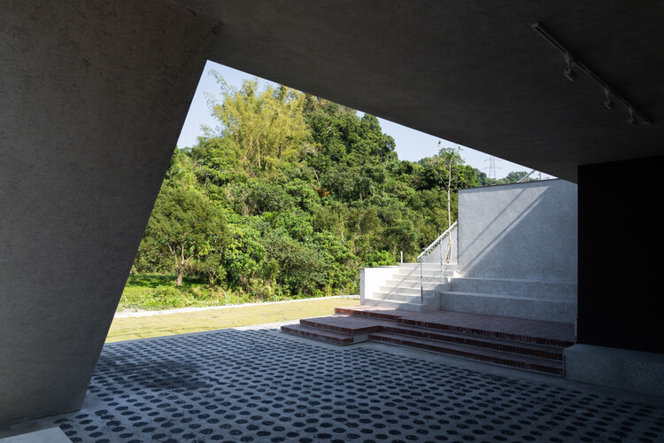 Hushan Reservoir Environmental Education Center / KDS Architects - Image 5 of 37