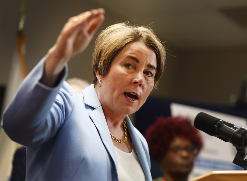 Healey demands that work agreements be considered for large projects