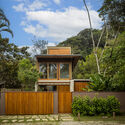 Isa Residence / Pitta Architecture - Image 1 of 34