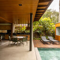 Isa -Residenz / Pitta Arquitetura - Interior photography, dining room, wood, terrace, courtyard, deck