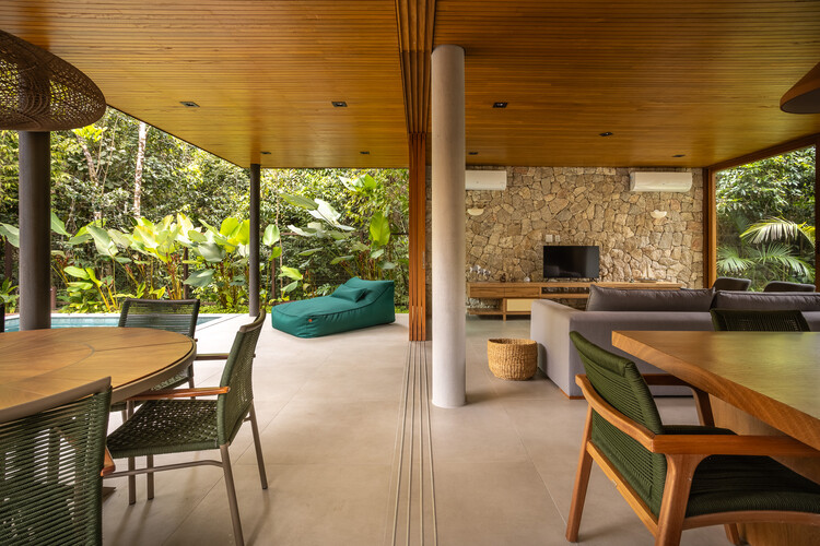 Isa -Residenz / Pitta Arquitetura - Interior photography, wood, chair, terrace