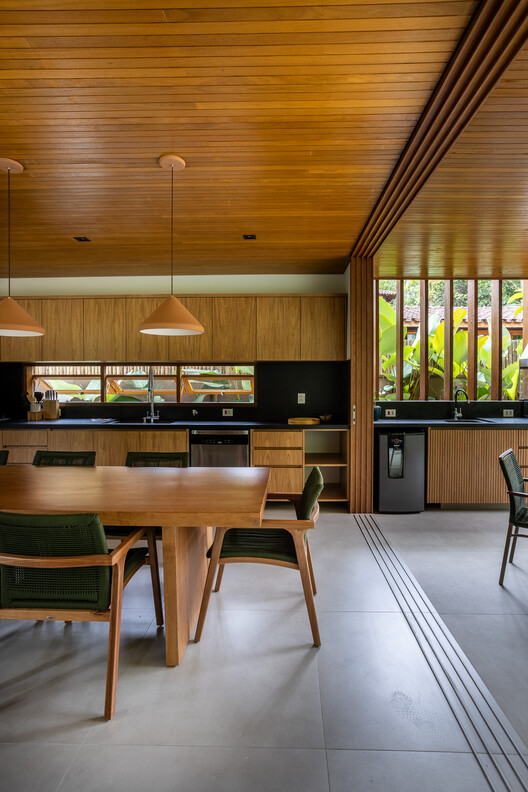 Isa Residence / Pitta Arquitetura - Interior photography, kitchen, wood, chair, worktop