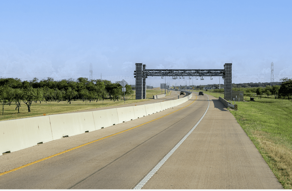 Texas will spend 250 million US dollars to expand the Chisholm Trail Parkway. When does the construction begin?