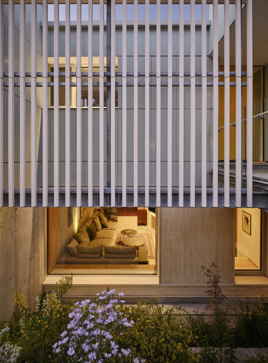 West Don Ravine Passive House / Poiesis Architecture - Image 6 of 29