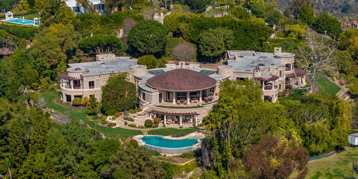 The epic mansion of Quincy Jones is available for almost 60 million US dollars