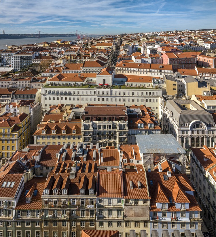 Art Legacy Hotel / Rebelo Andrade - external photography, air view photography, cityscape