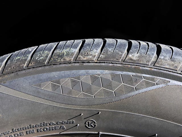 Piston slap: two reasons for tire technology