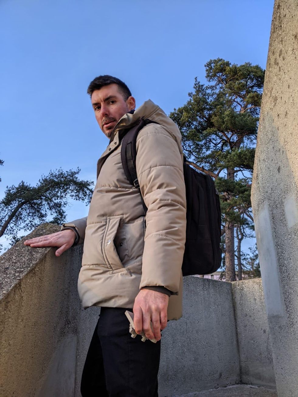 Man who looks at the camera