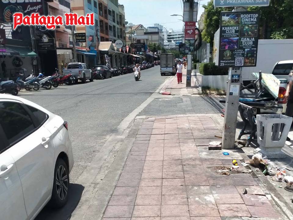 Pattaya City men almost break the bones, the heavy concrete tables of footpath - local questions: "Why not the bags" empty "perpetrators" empty "