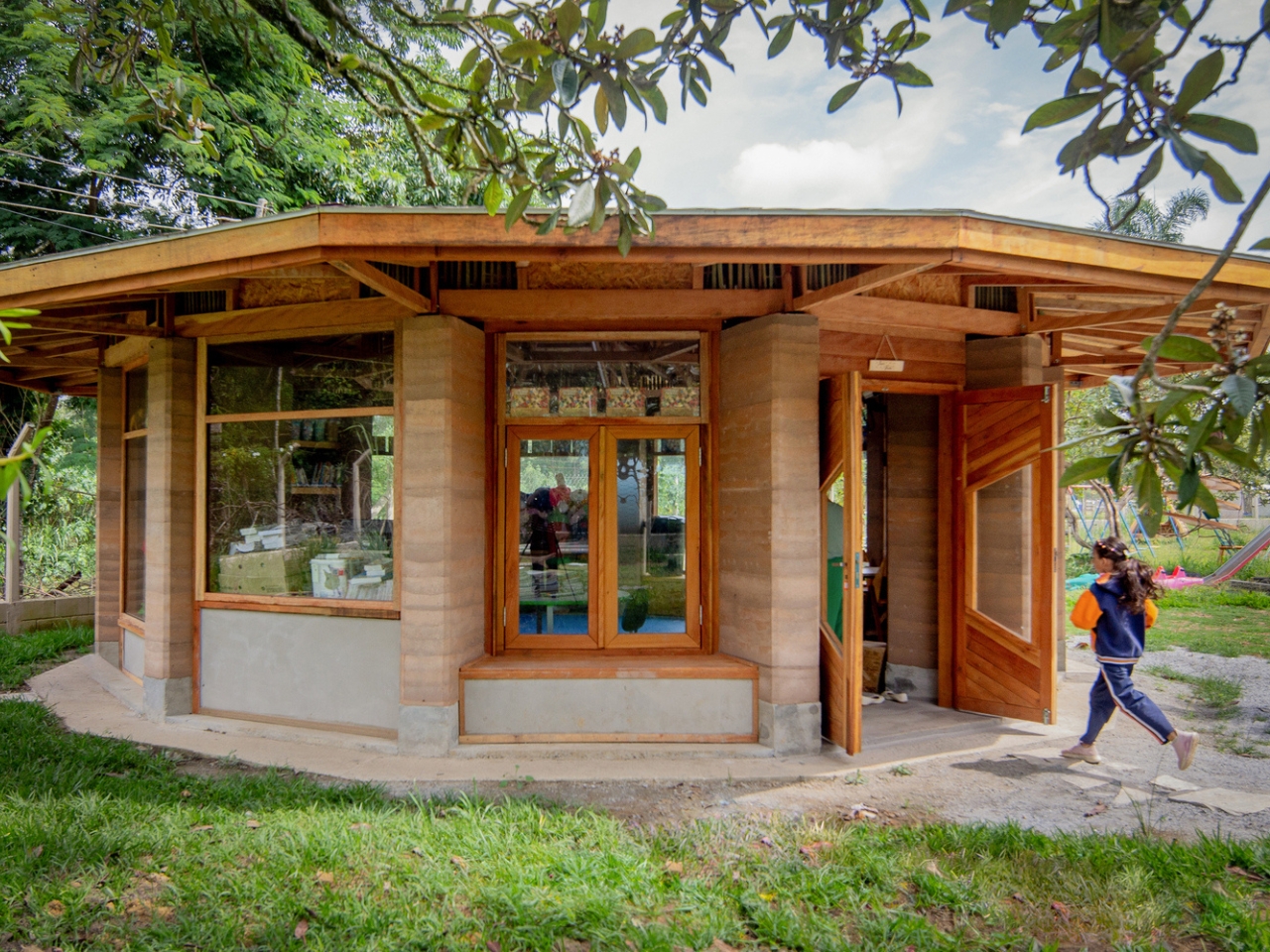 Sustainable school in Brazil breathes new life in rural education
