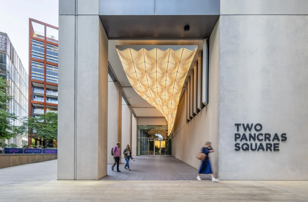 Mamou-Memanis 3D printed Riva sculpture on King's Cross
