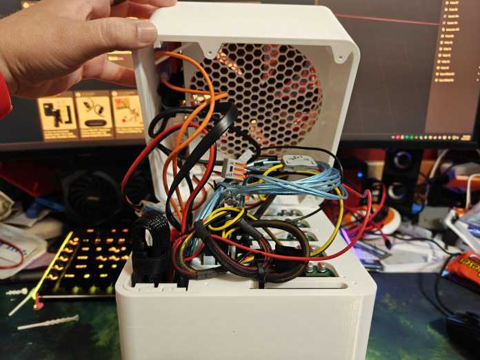 Cables that flow out of the open NAS housing