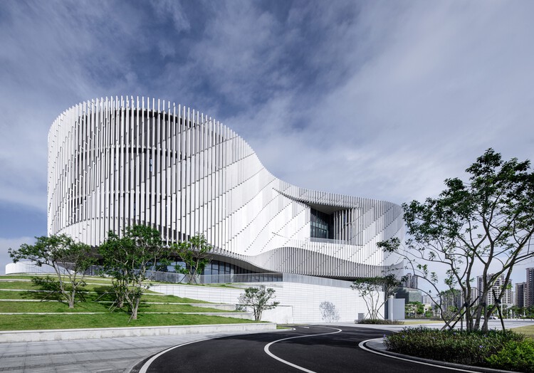 Yangjiang Kulturzentrum / Architecture Design & Research Institute for SCUT + YIFANG Design Group - Outdoor photography