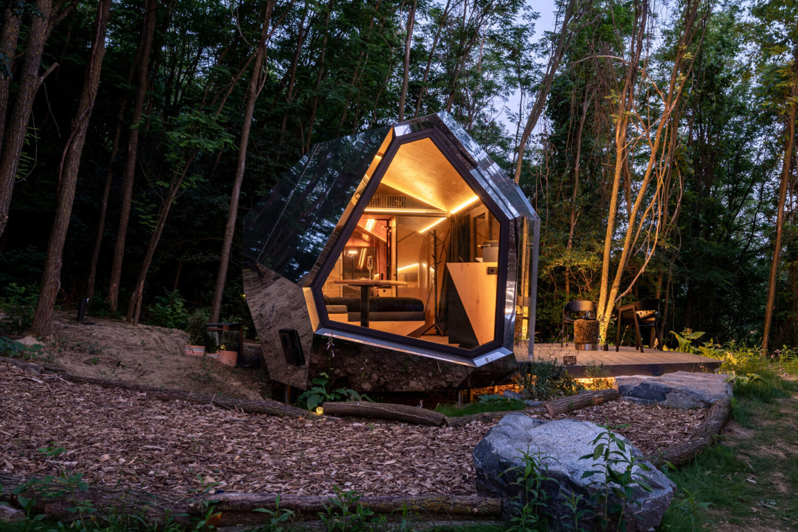 The Pebl Grand Modular Chinz brings portable luxury life into the future dumb