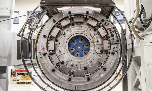 The new production line of GKN Aerospace for the additively produced fan fall in Newington will support the GTF engine program from Pratt & Whitney (with the kind approval of GKN Aerospace)