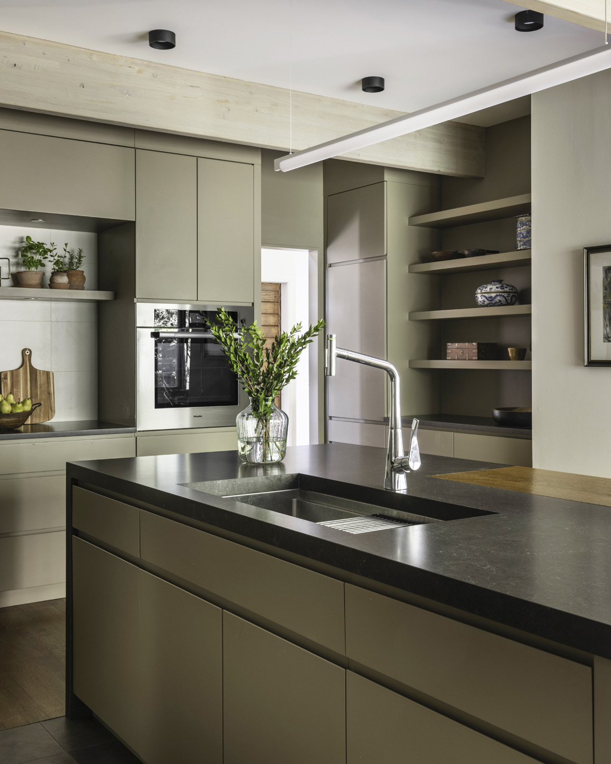 Kitchen makes an artistic statement