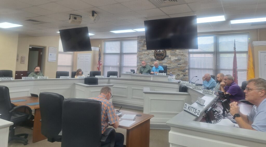 Airport project contractor ultimatum