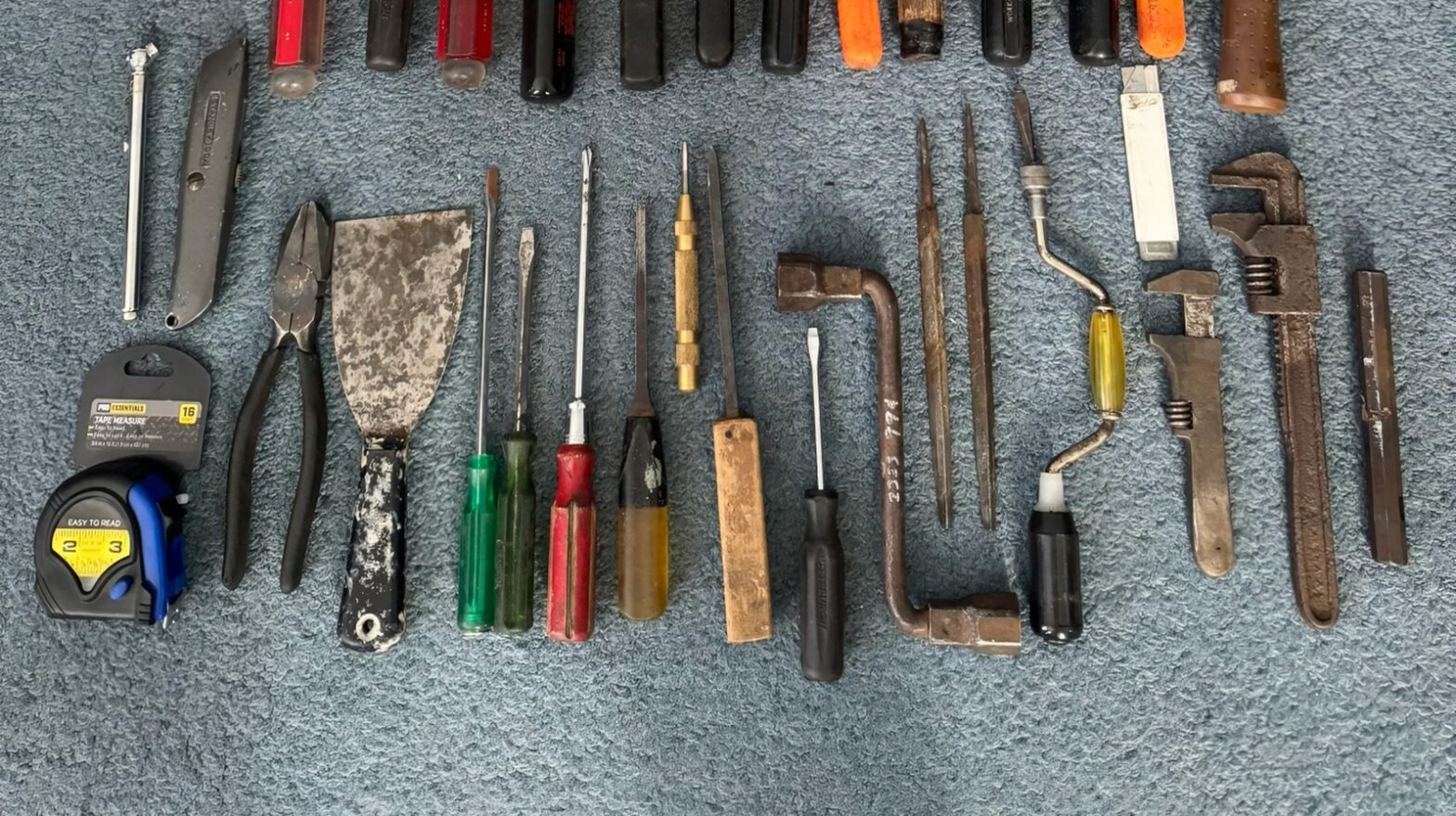 Which tools are considered "hand tools" and can one of them be electrical?