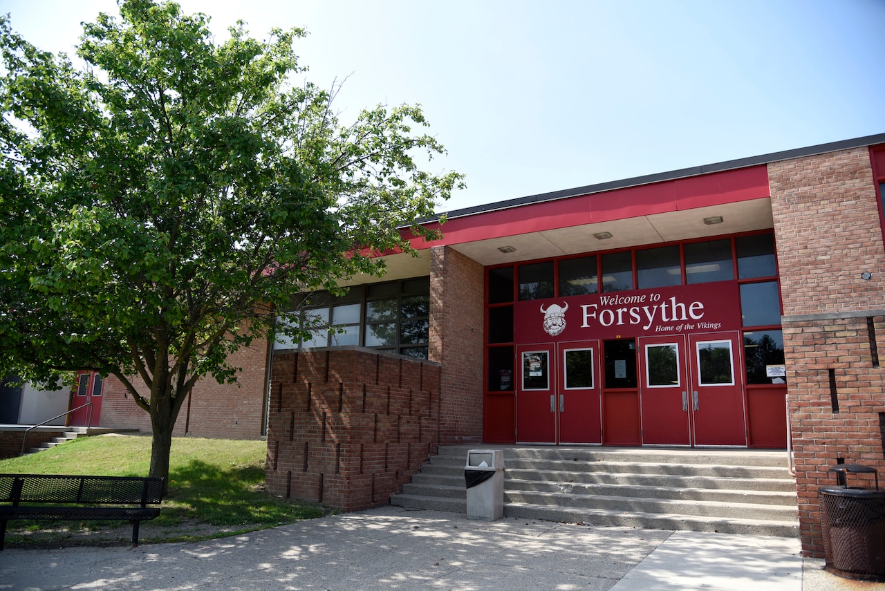 Mismanagement of the Ann Arbor school project cost contractors $2.7 million, the lawsuit says